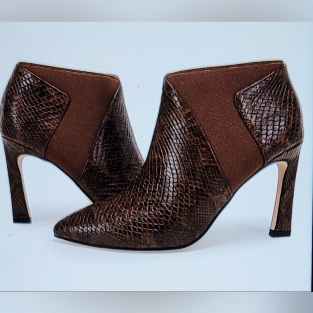NIB SIDE ZIP ELASTIC SLIP ON PADDED COMFY ANIMAL PRINT BOOTIE HIGHLY RAT…
